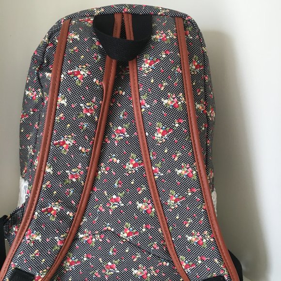 Vintage Flower Lace Backpack - Picture 2 of 6